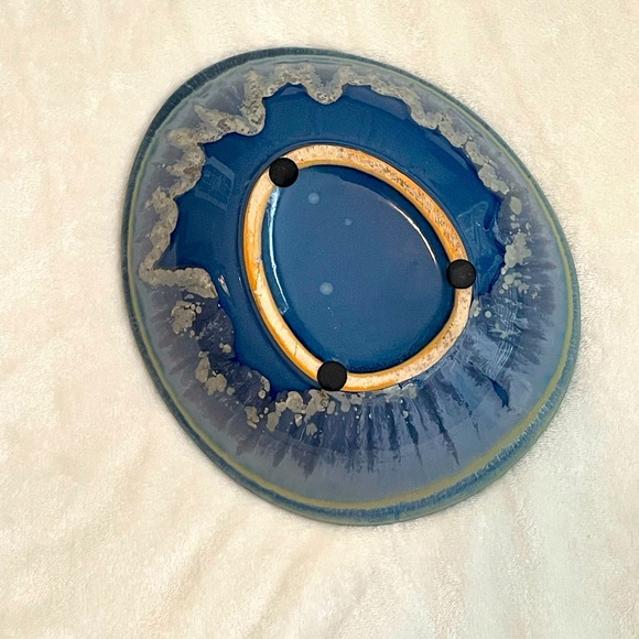 Beautiful blue pottery dish - Picture 3 of 4